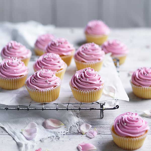 Vanilla Cupcakes With Buttercream Frosting Simmone Logue